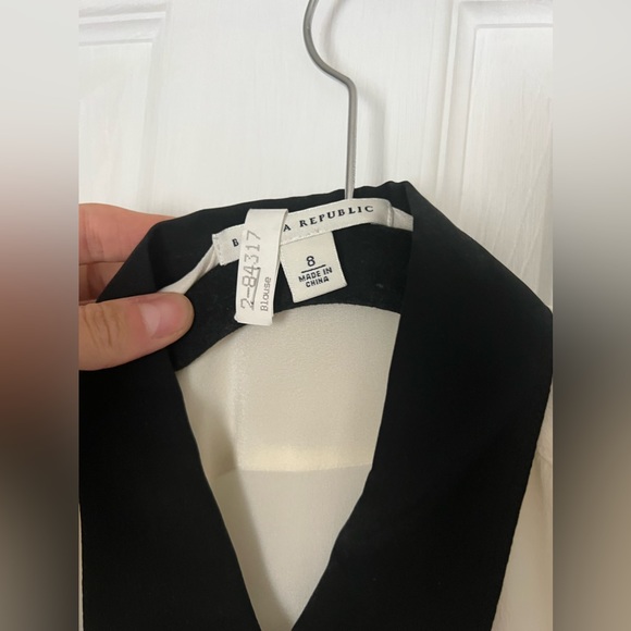 Banana Republic Blouse - Picture 2 of 3